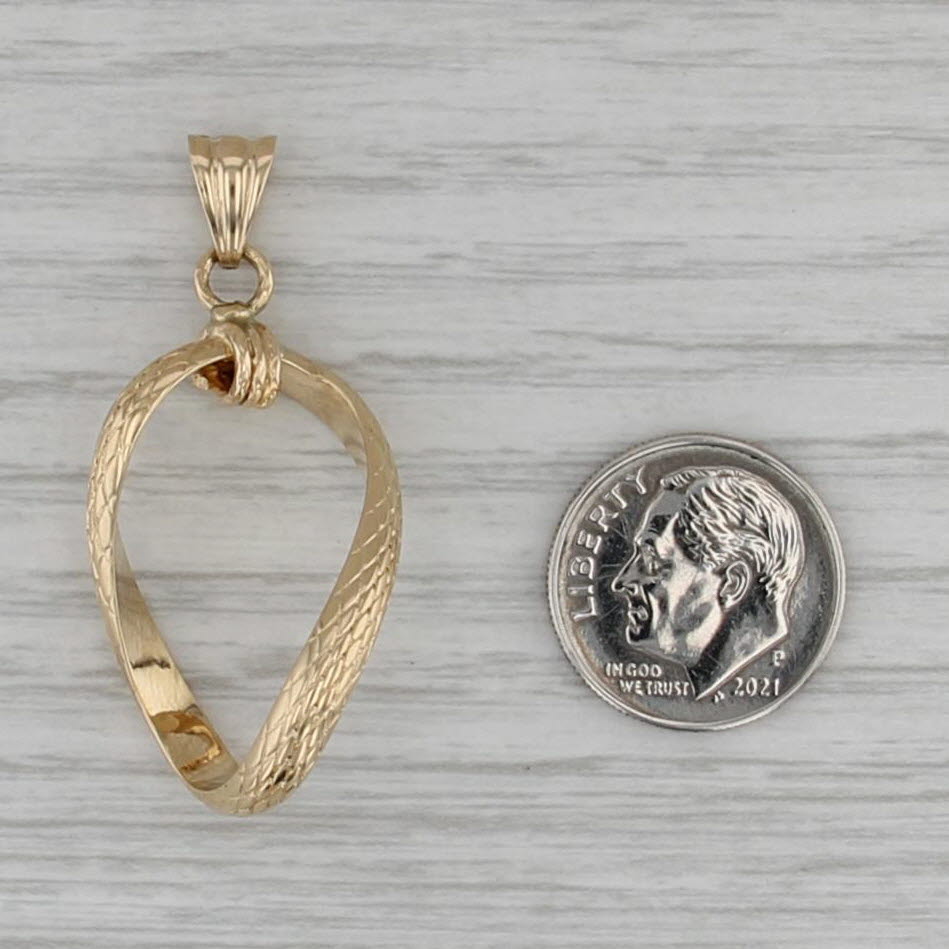 Abstract Oval Pendant 18k Yellow Gold Etched Pattern