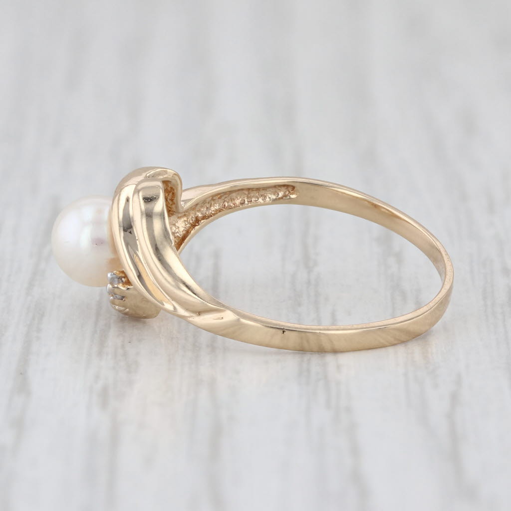 Cultured Pearl Solitaire Ring 10k Yellow Gold Size 7.25 Diamond Accent