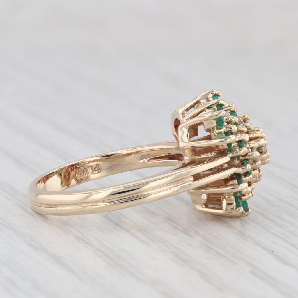 Light Gray 0.84ctw Diamond Emerald Cluster Ring 14k Yellow Gold Size 6.5