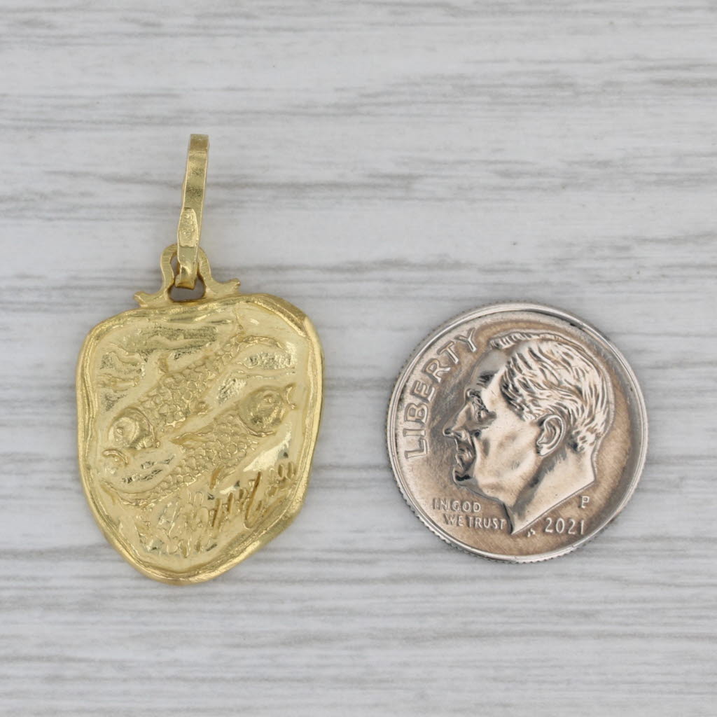 Gray Pisces Fish Pendant 18k Yellow Gold Birth Sign Charm