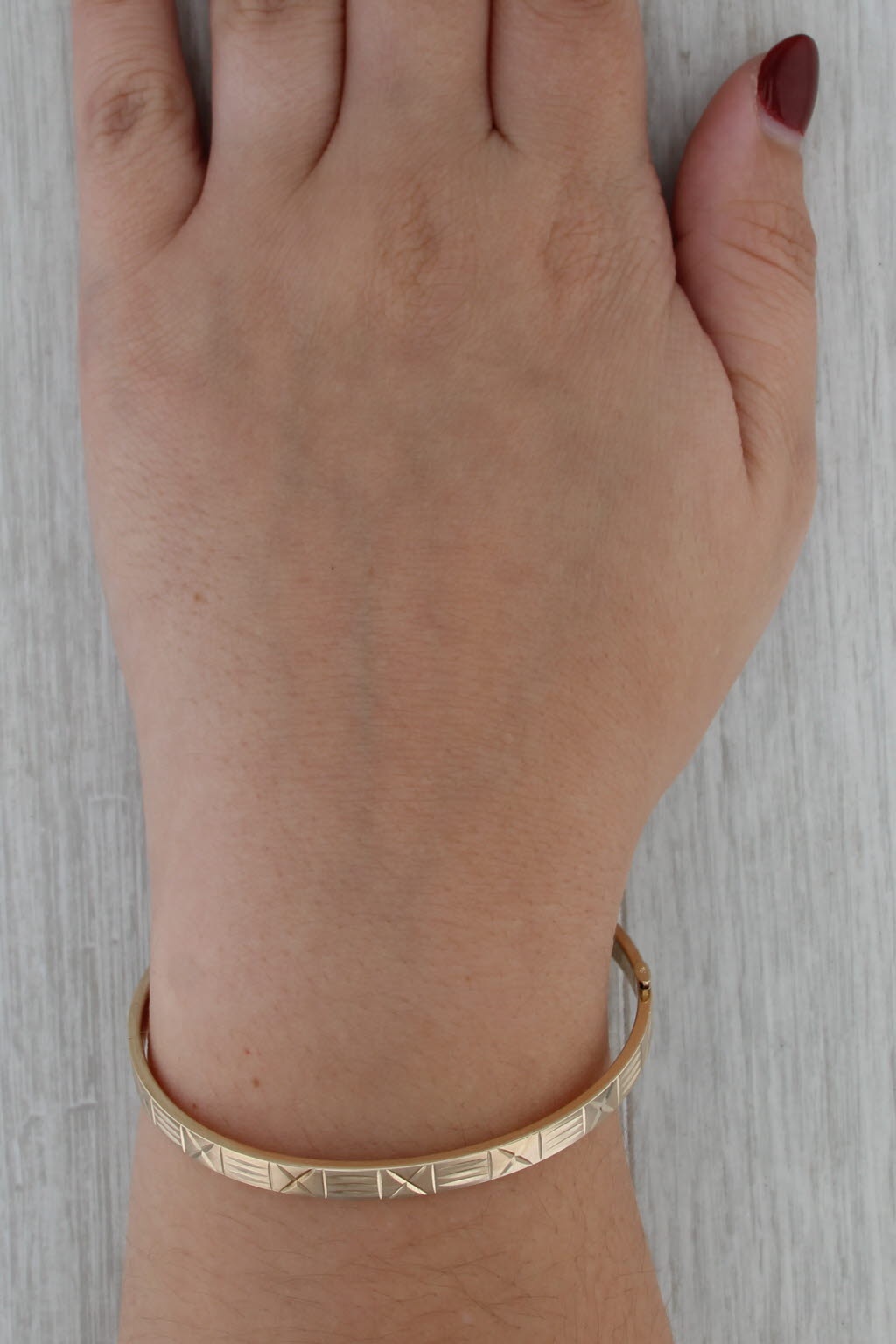 7.25" Patterned Bangle Bracelet 14k Yellow Gold 4.7mm