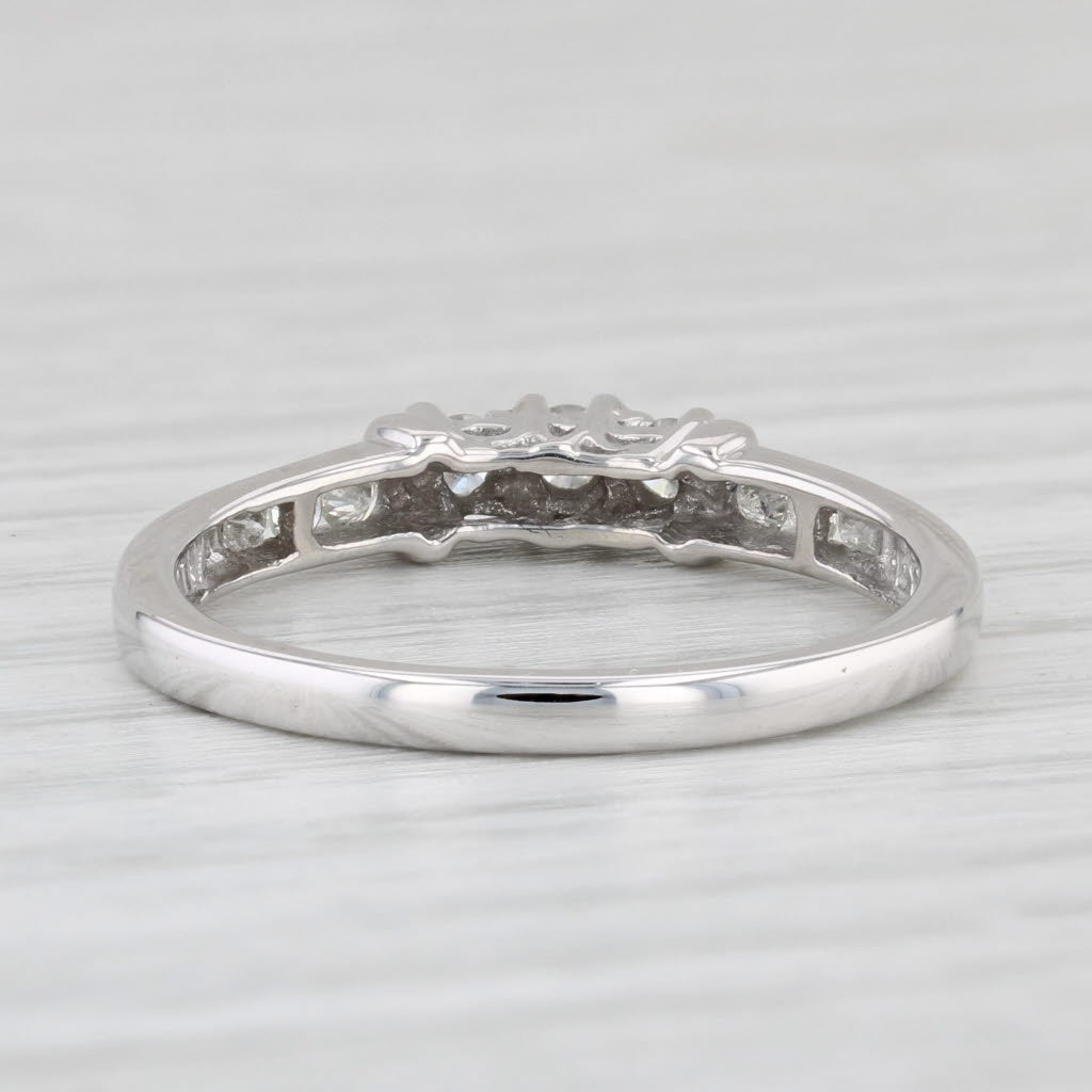 Light Gray 0.20ctw Round Diamond 3-Stone Engagement Ring 10k White Gold Size 7.25