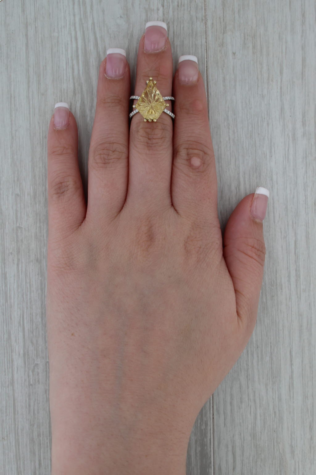 0.24ctw Diamond Cocktail Ring 18k Gold Palladium Size 5.25