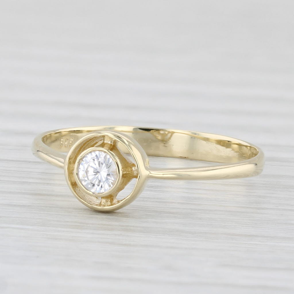 Light Gray 0.15ct Cubic Zirconia Round Solitaire Ring 14k Yellow Gold Size 8 Engagement