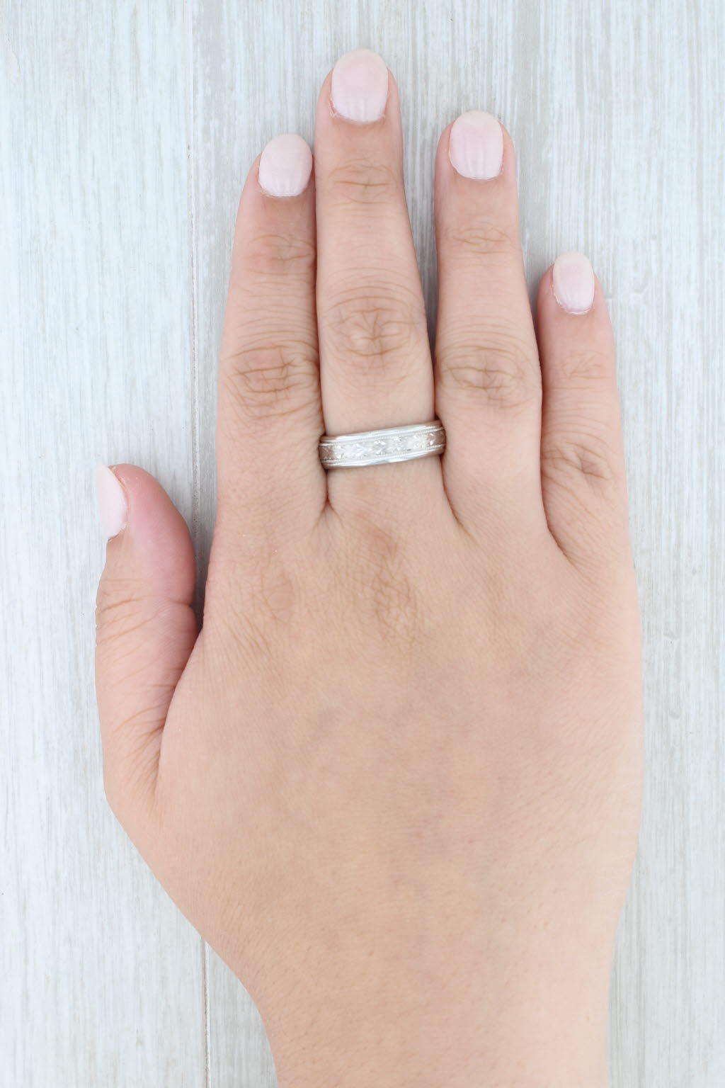 Light Gray Tacori Men's Wedding Ring Platinum Size 9 Band 5.8mm