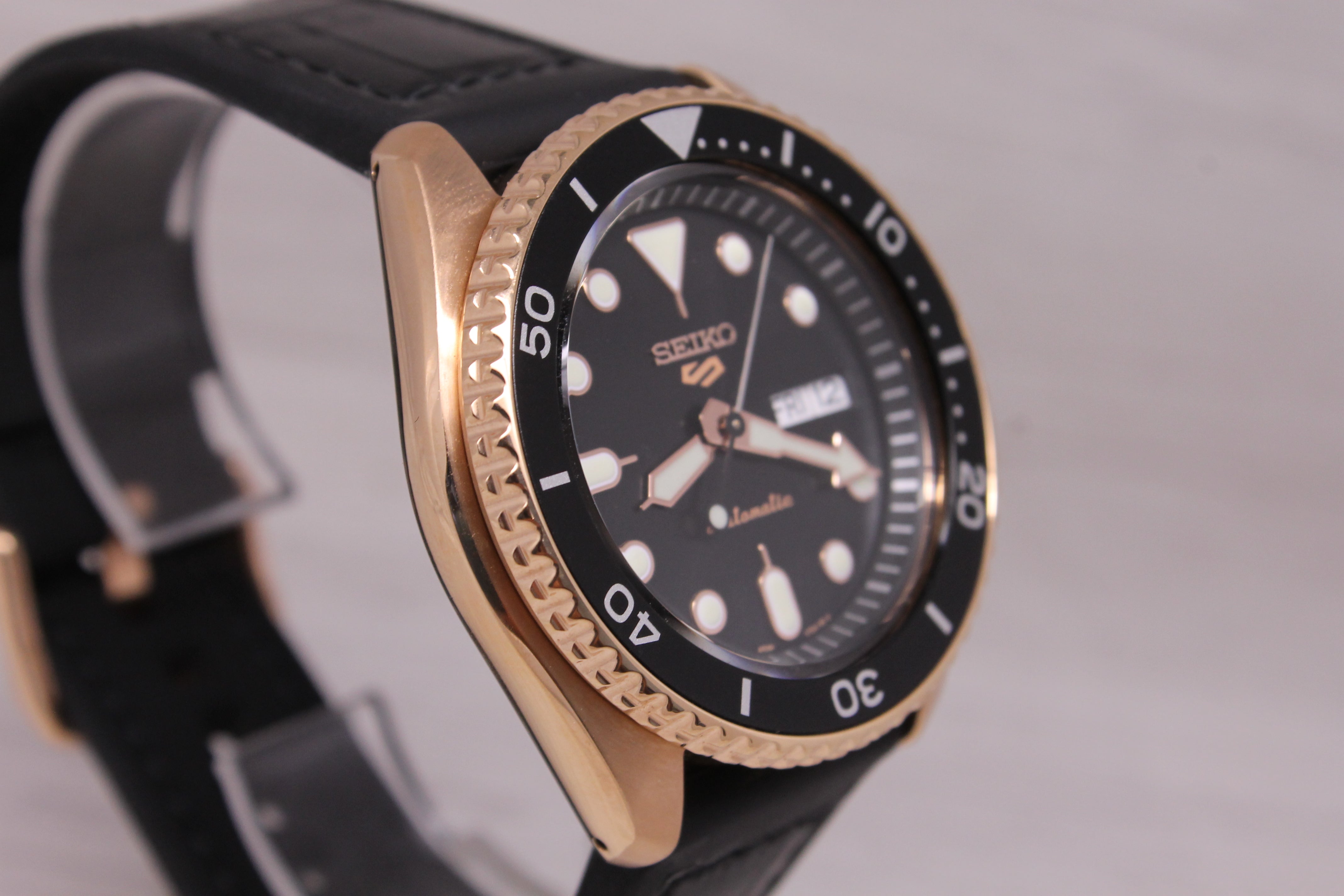 Seiko 5 Sports Mens Automatic Watch 42.5mm Steel Day Date SRDP76 Box