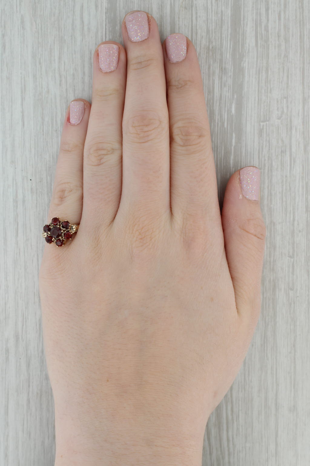 Dark Gray 0.78ctw Garnet Flower Cluster Ring 10k Yellow Gold Size 7