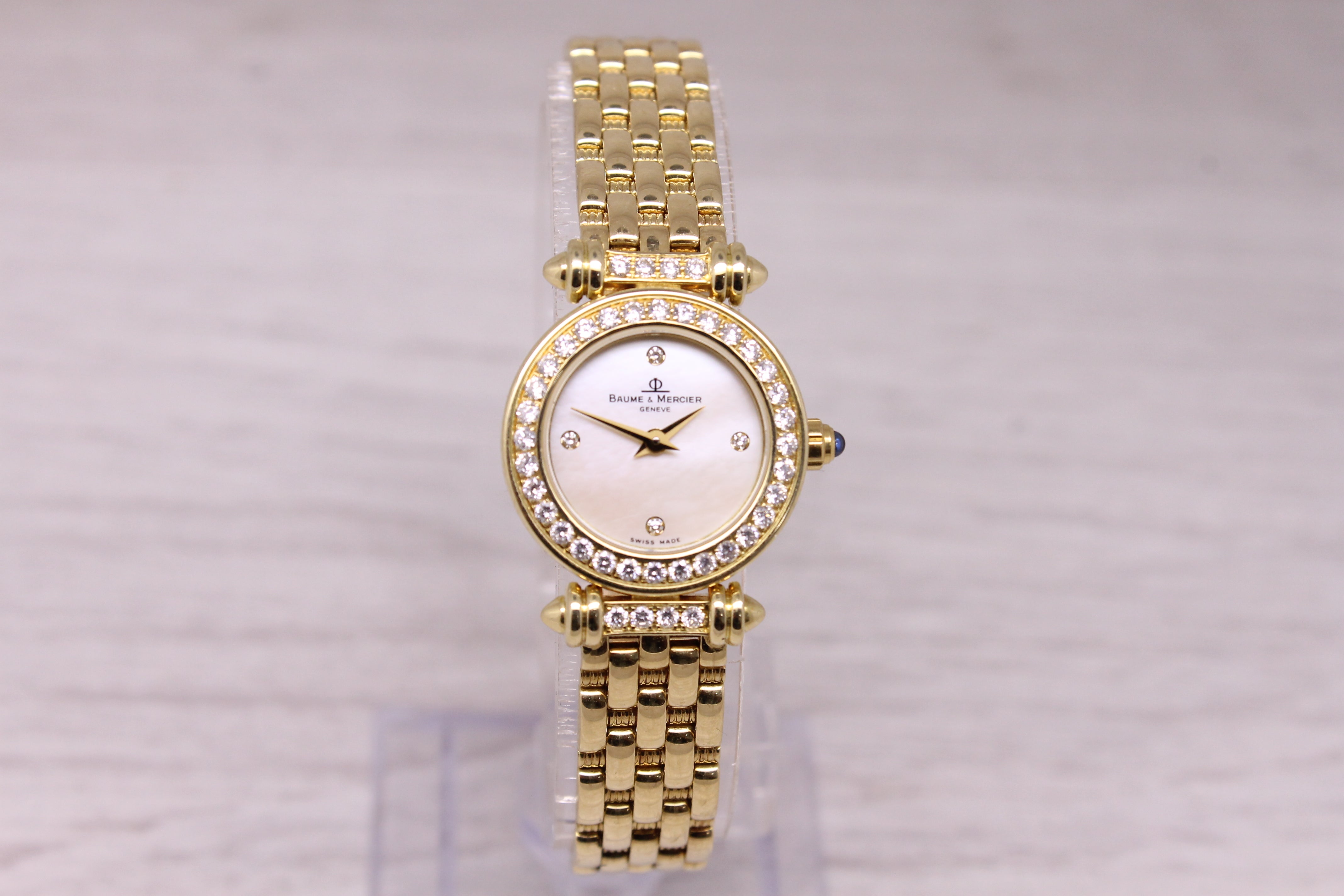 Baume & Mercier 18k Yellow Gold Ladies Quartz Watch Diamond Bezel & MOP Dial Box
