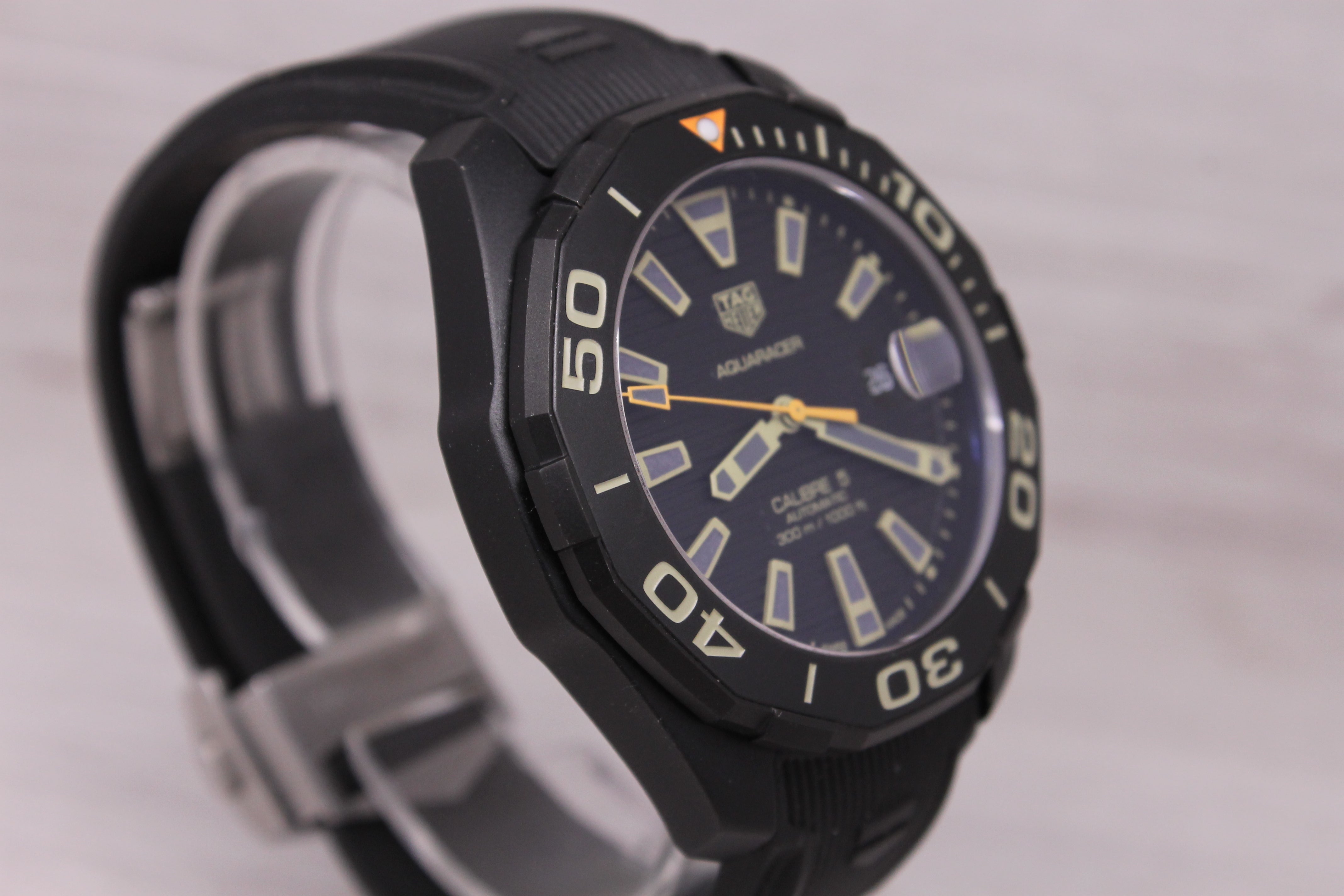 Tag Heuer Aquaracer Calibre 5 Black Titanium Mens Automatic Divers Watch WAY208C
