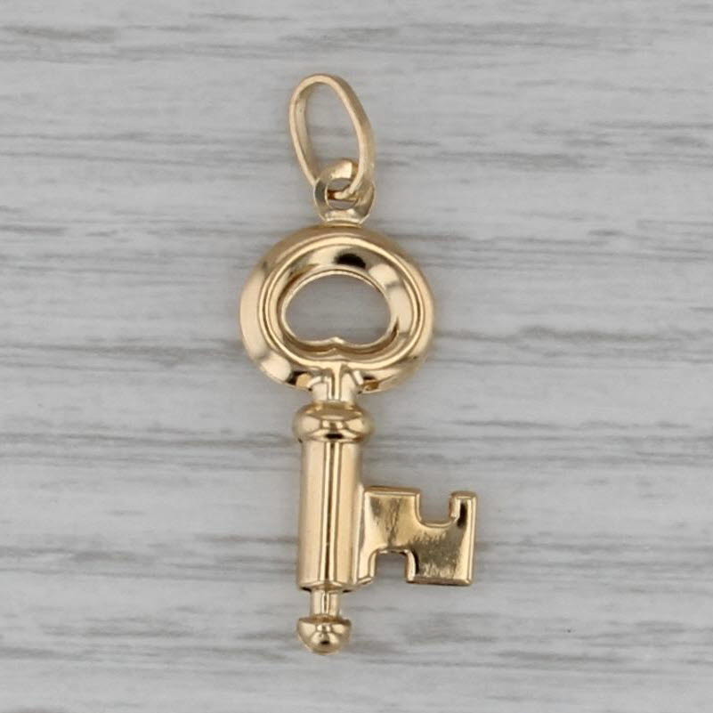 Skeleton Key Pendant 18k Yellow Gold 3 D Charm