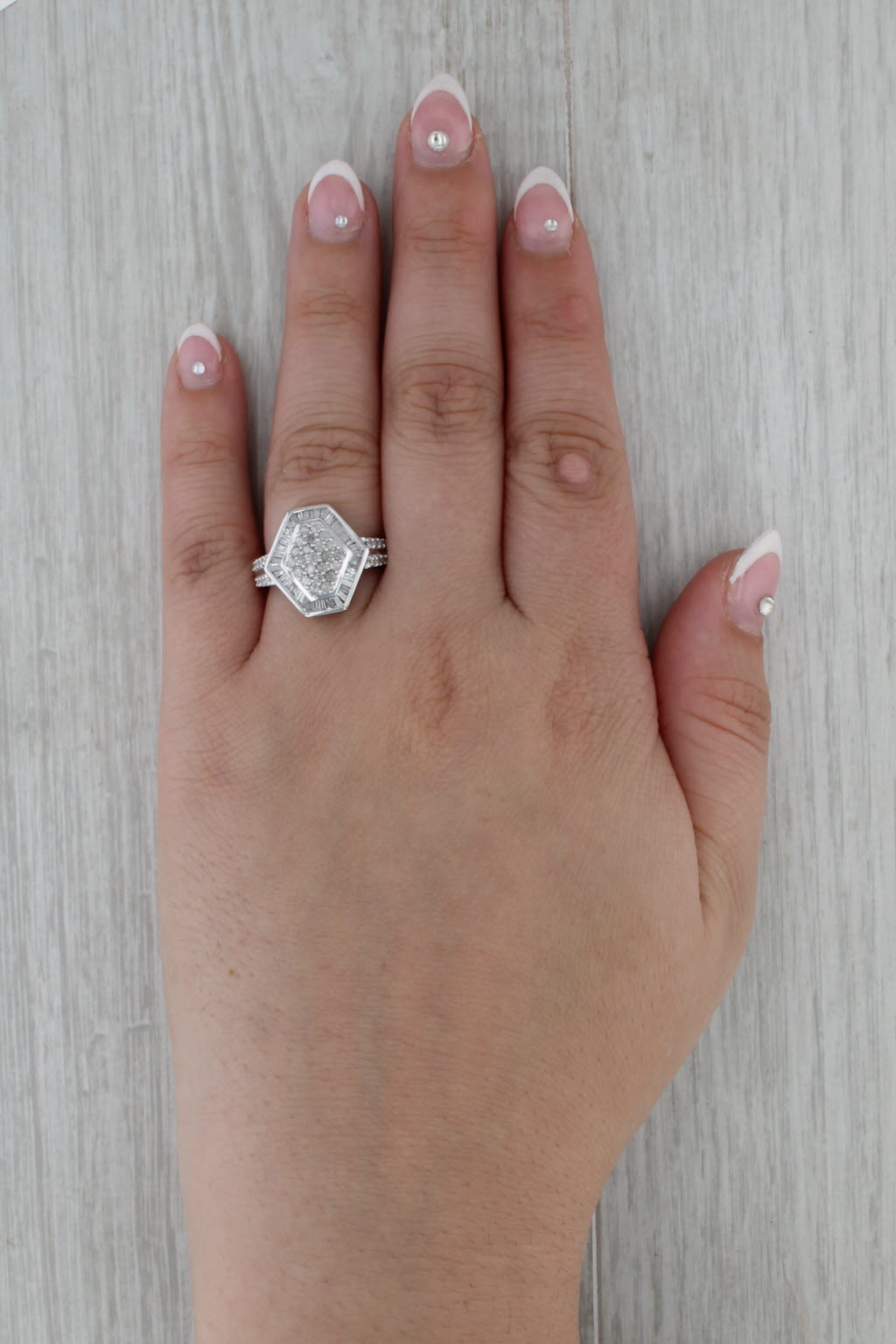 0.80ctw Diamond Cluster Halo Ring 10k White Gold Size 7