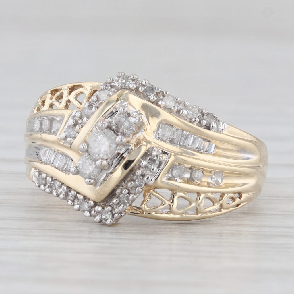 Light Gray 0.25ctw Diamond 3-Stone Ring 10k Yellow Gold Size 8.25 Engagement