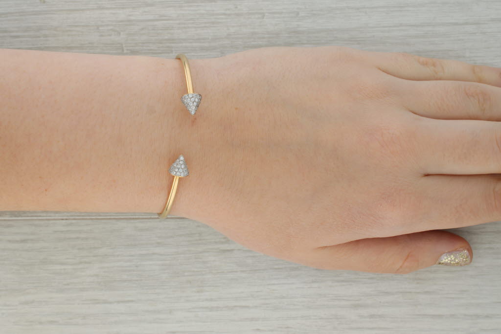 Rosy Brown 0.32ctw Diamond Tipped Cuff Bracelet 18k Yellow Gold 6.75"