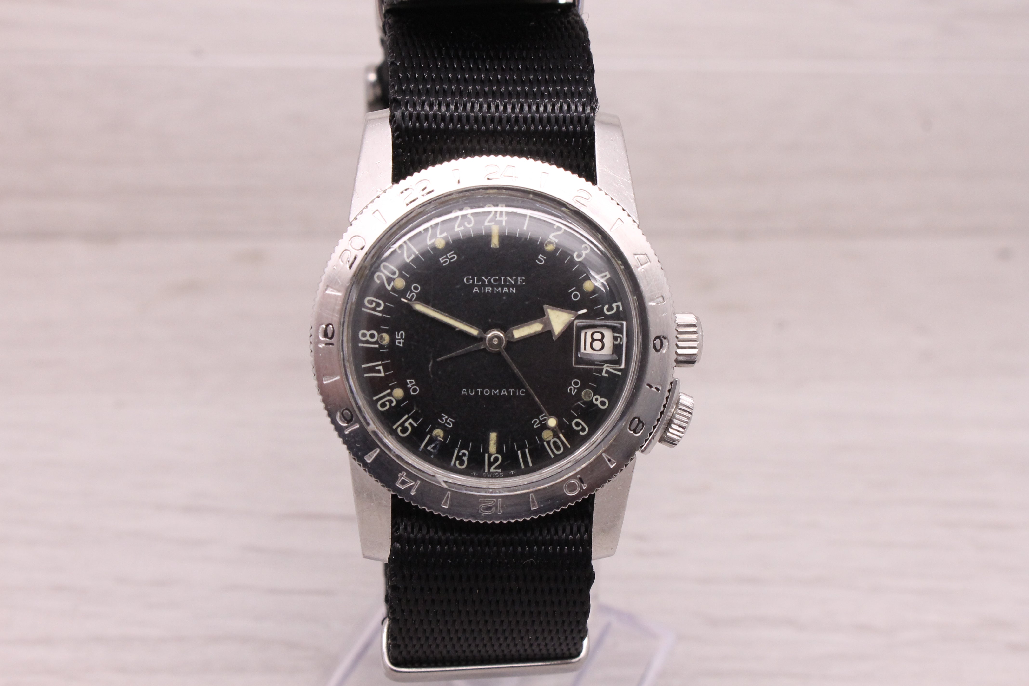 Light Gray Vintage 1960's Glycine Airman 36mm Steel Automatic 24 Hour Mens Watch