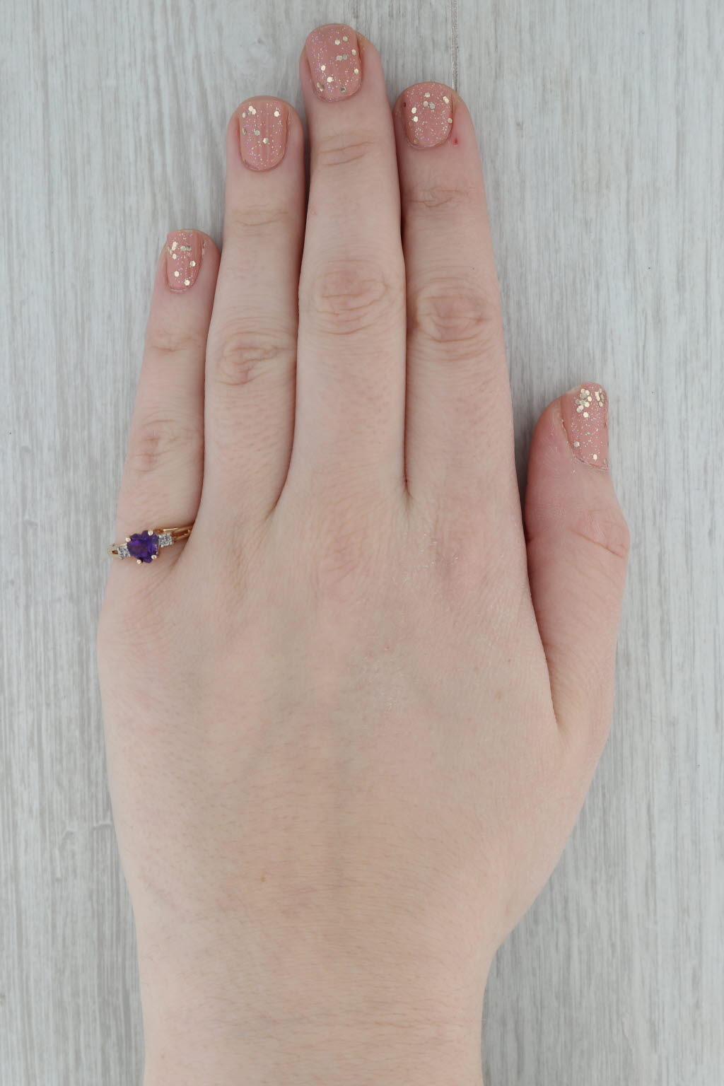 Dark Gray 0.65ctw Amethyst Heart Ring 10K Yellow Gold Size 7 Diamond Accents