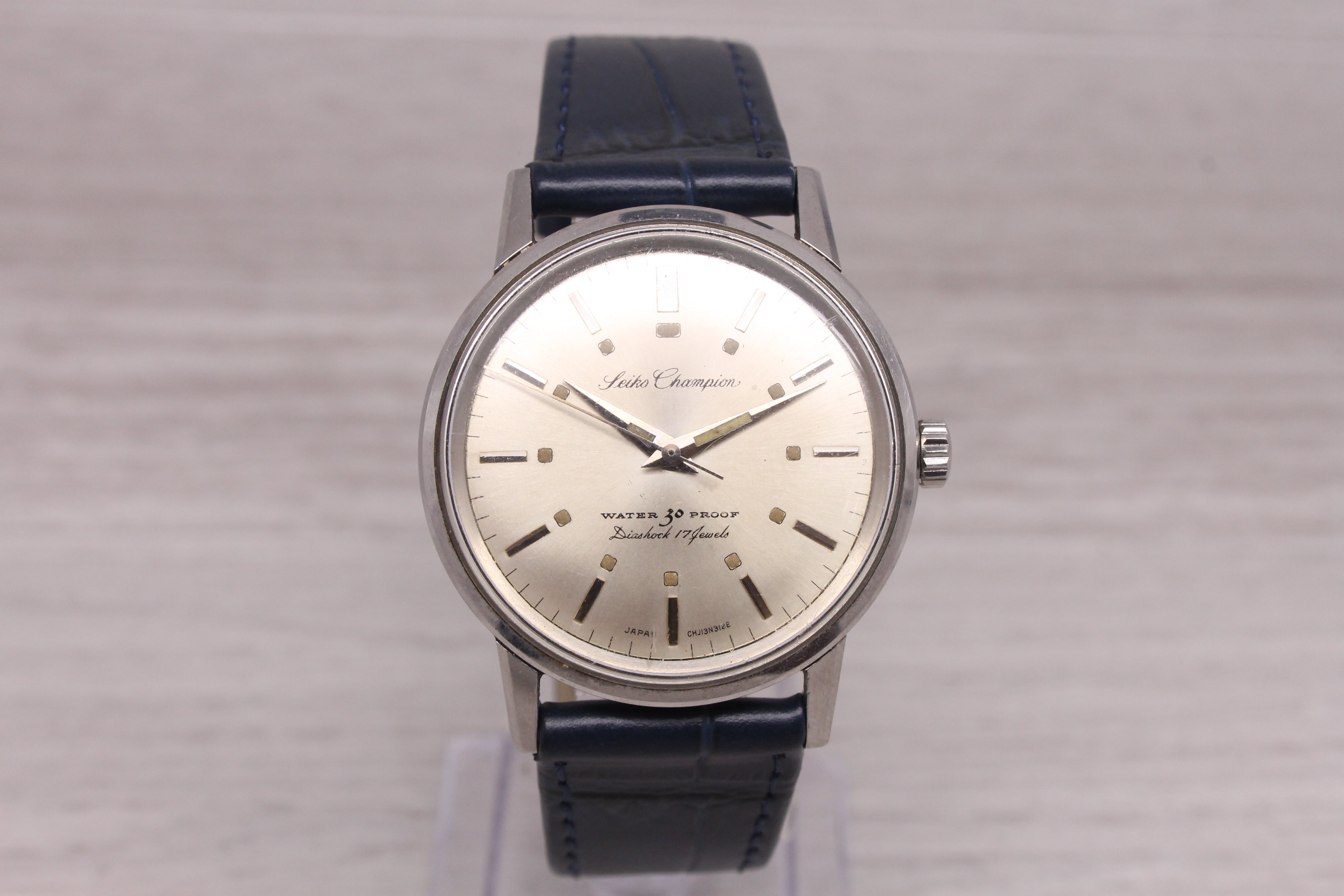 Dark Gray Vintage 1960s Seiko Champion 30 Waterproof Mens 35mm Steel Watch ORIGINAL J13040
