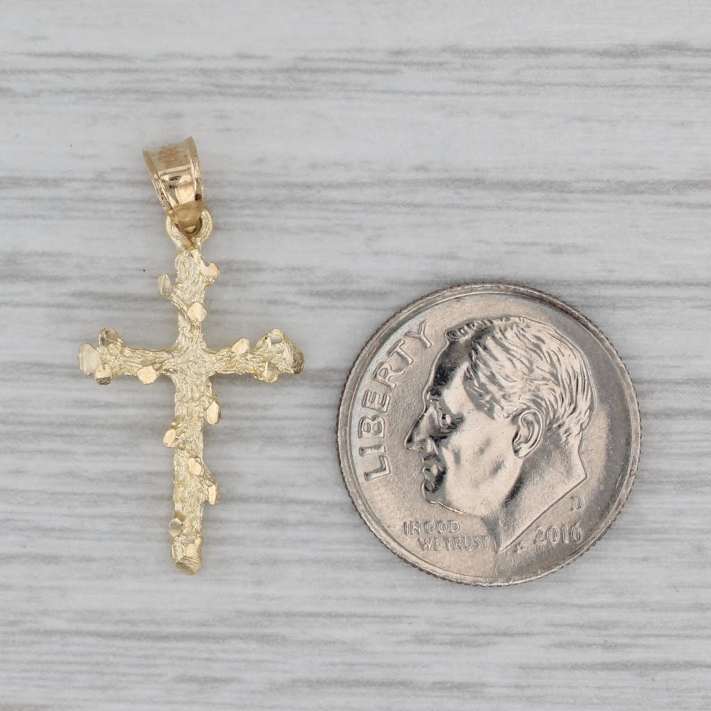 Gray Small Vine Work Accented Woodgrain Cross Pendant 14k Yellow Gold