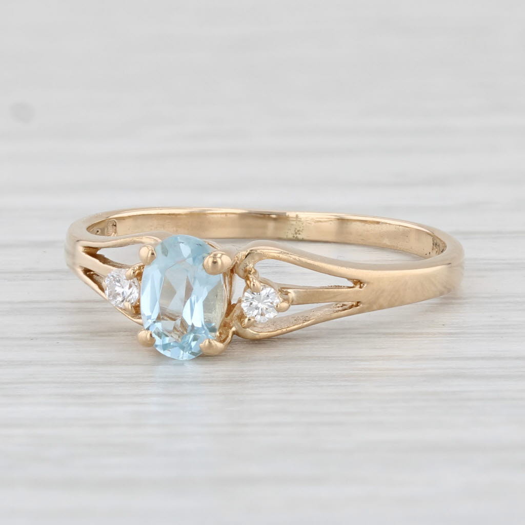 Light Gray 0.46ctw Oval Aquamarine Diamond Ring 14k Yellow Gold Size 7.75