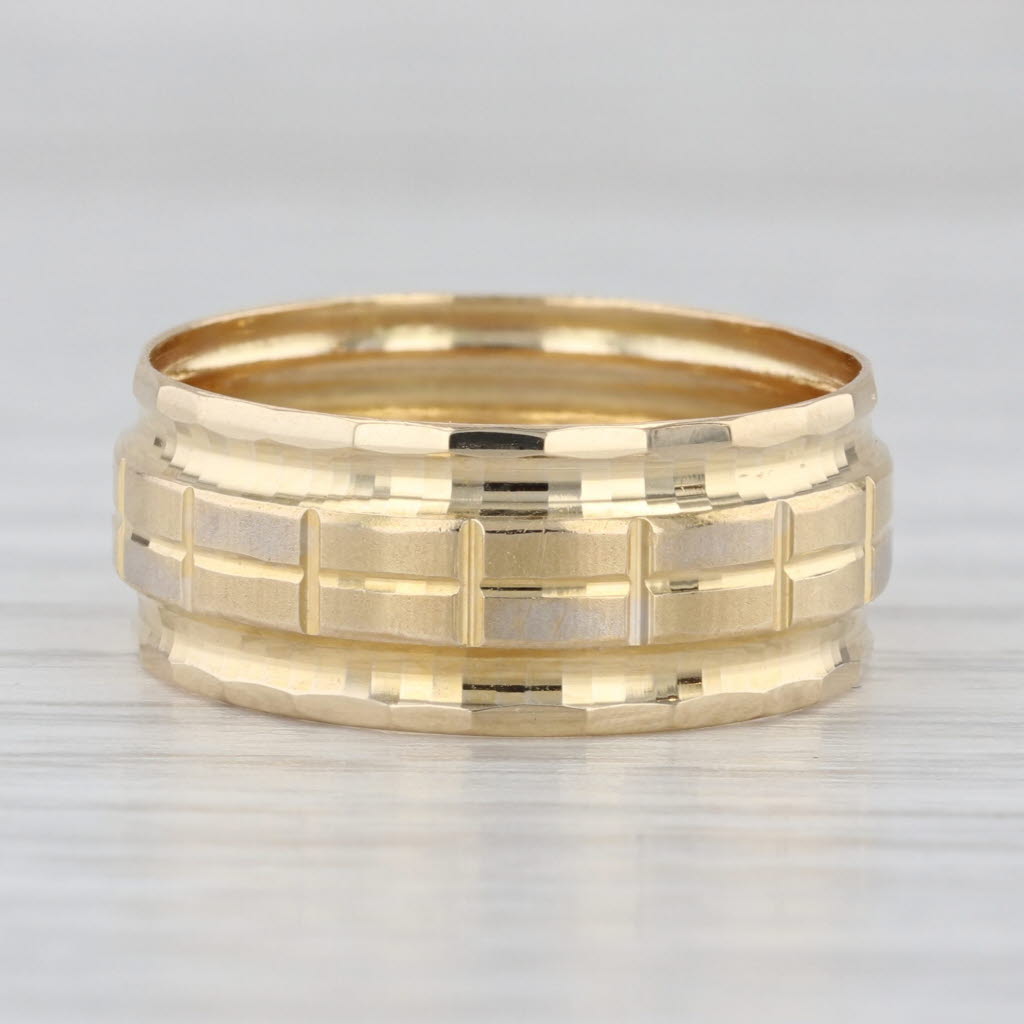 Beveled Pattern Ring 18k Yellow Gold Size 7.25 Stackable Band