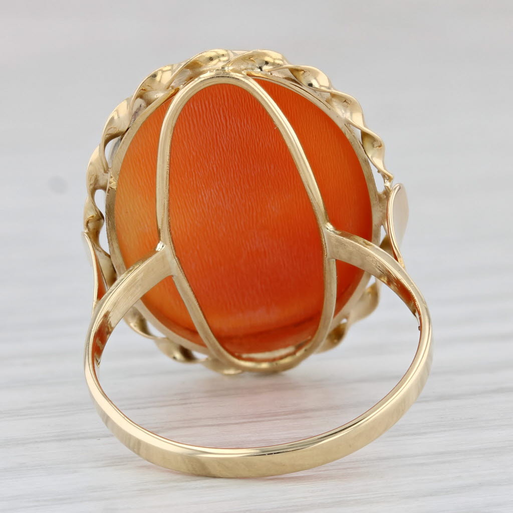 Light Gray Vintage Figural Carved Shell Cameo Ring 18k Yellow Gold Size 8.25