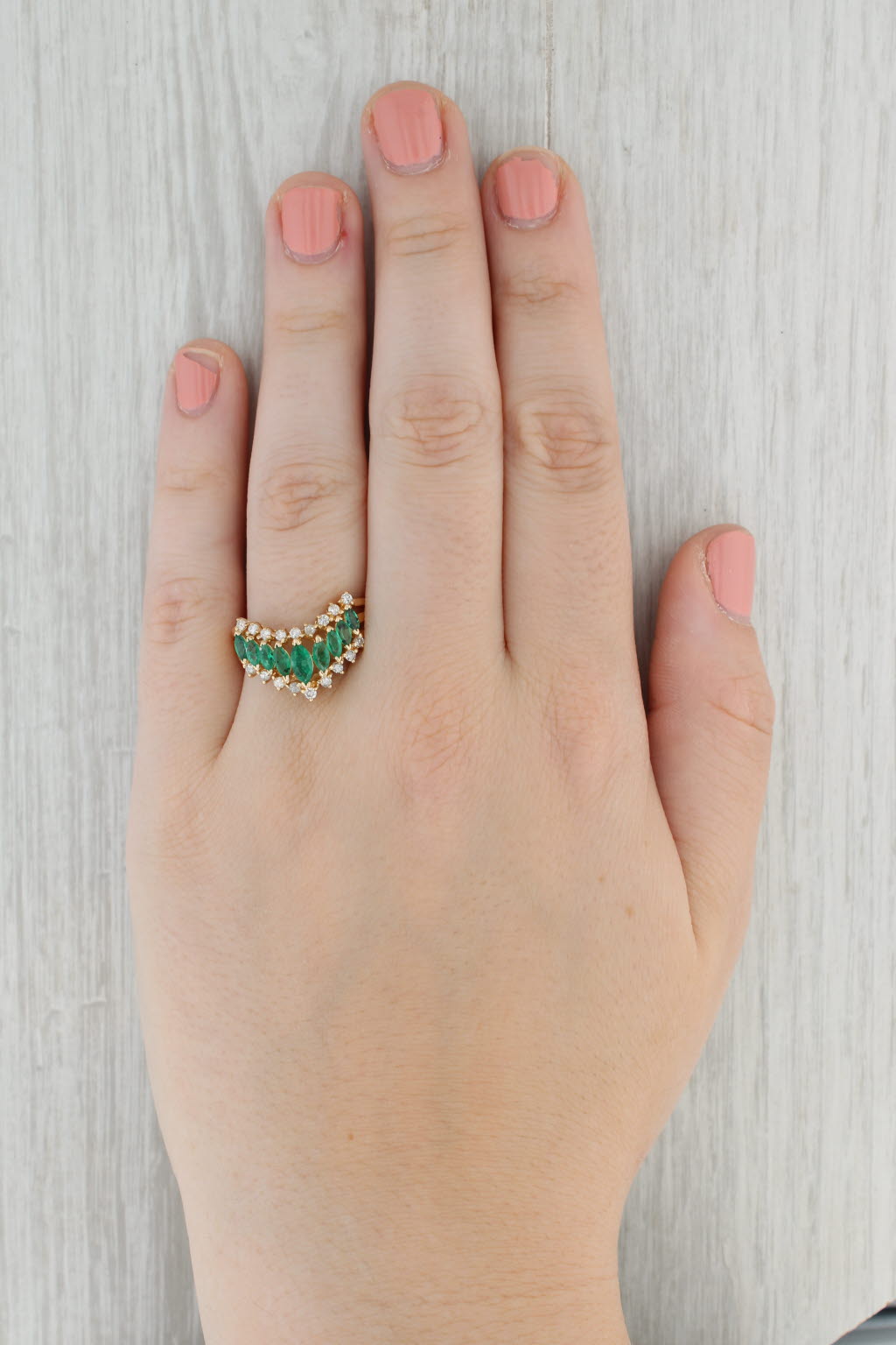 Gray 1.29ctw Tiered Emerald Diamond Contoured V Ring 14k Yellow Gold Size 11