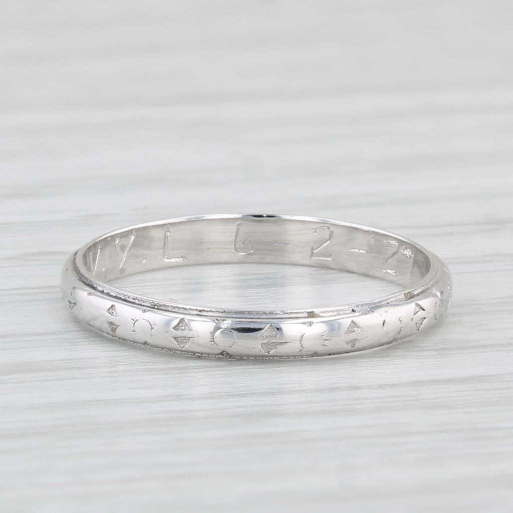 Light Gray Antique Etched Pattern Wedding Band Stackable Ring 18k White Gold Size 4.75