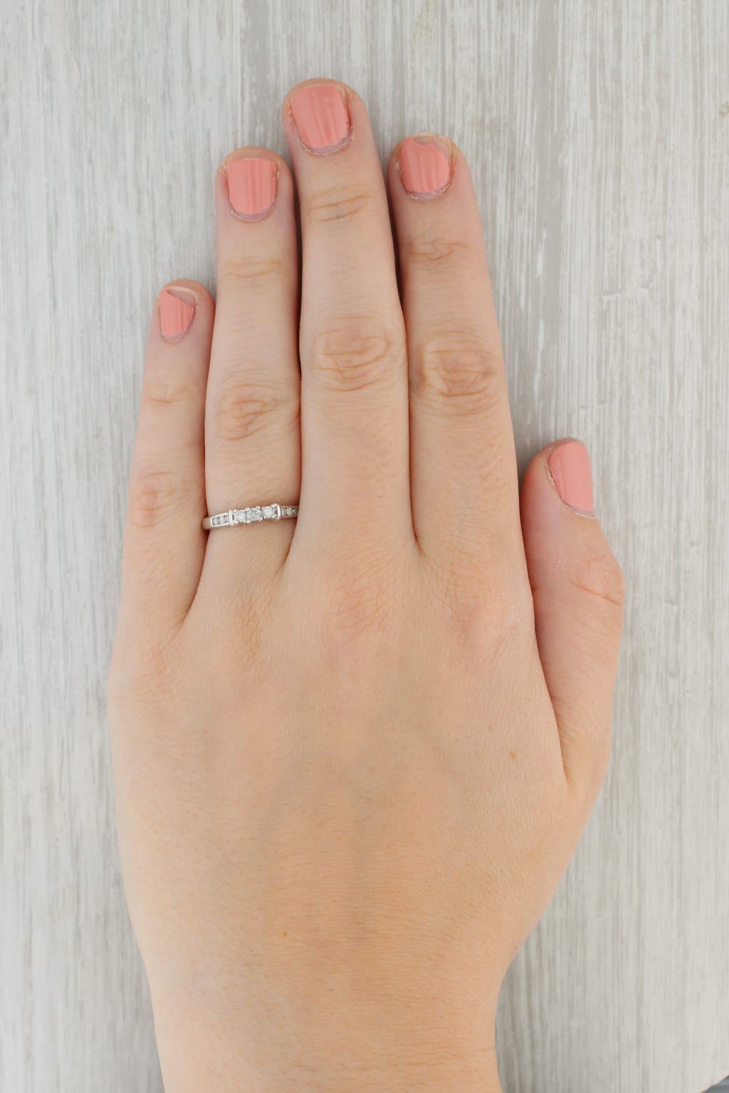 Gray 0.20ctw Round Diamond 3-Stone Engagement Ring 10k White Gold Size 7.25