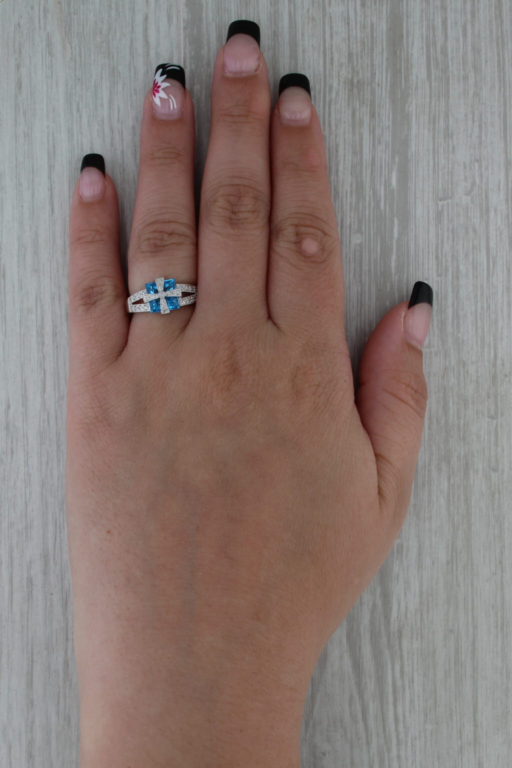 2.60ctw Blue Topaz Diamond Present Ring 14k White Gold Size 6.5