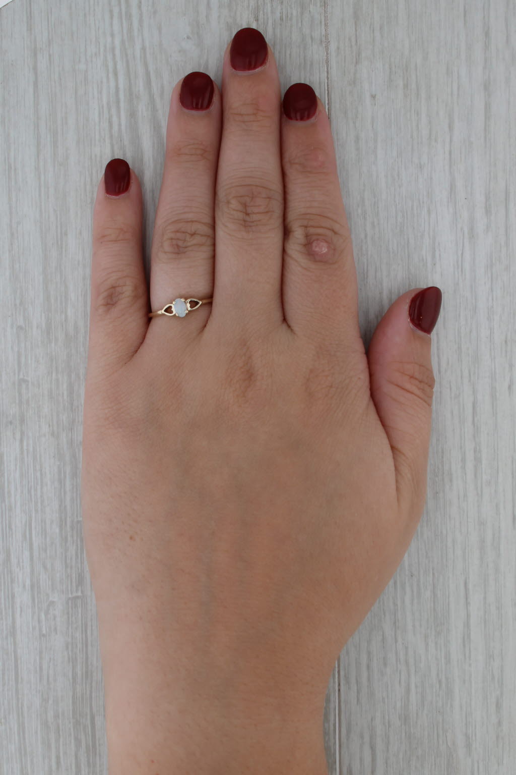 Opal Oval Cabochon Solitaire Ring 10k Yellow Gold Size 7.5 Heart Accents