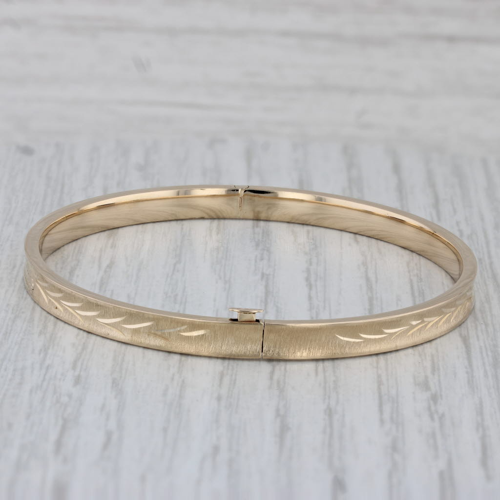 Gray Floral Etched Bangle Bracelet 14k Yellow Gold Hinged 6.75" 4.5mm
