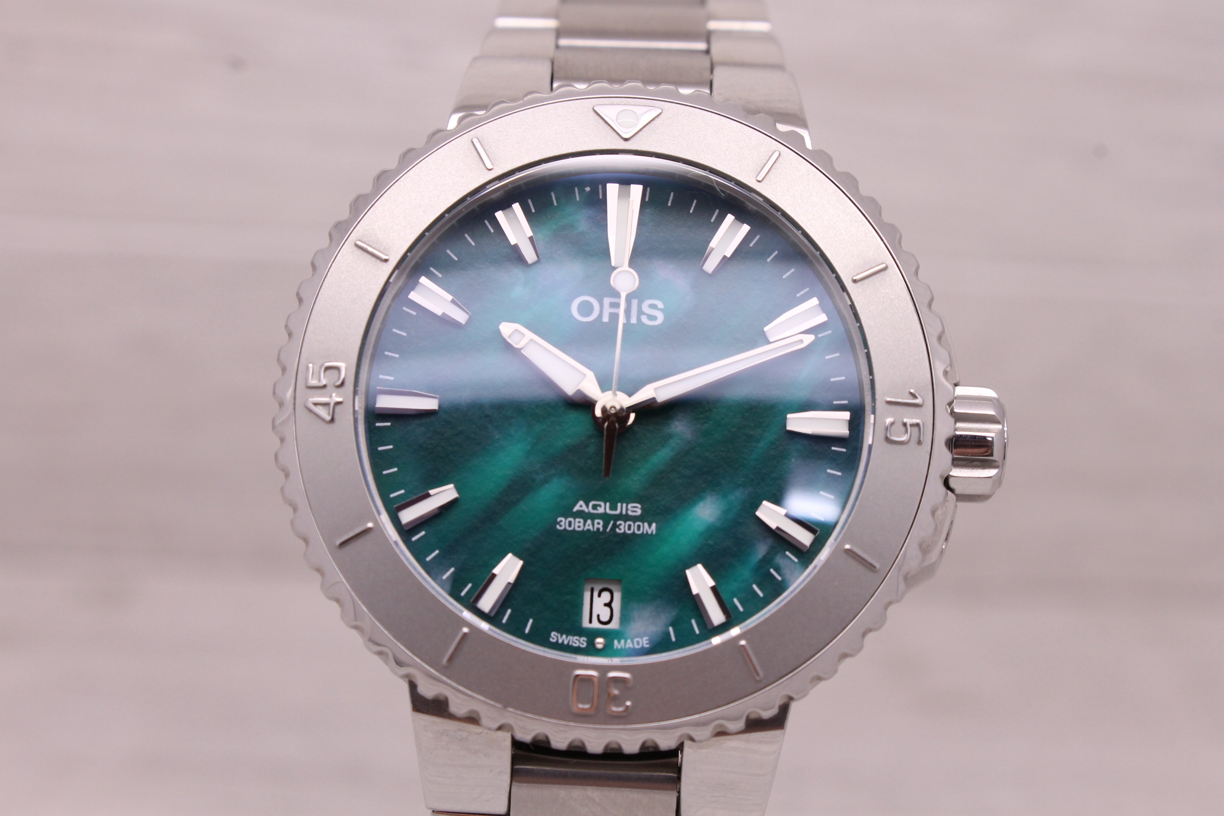 Gray Oris Aquis X Bracenet 37mm Steel Ladies Automatic Divers Watch w/ Box Tag & More