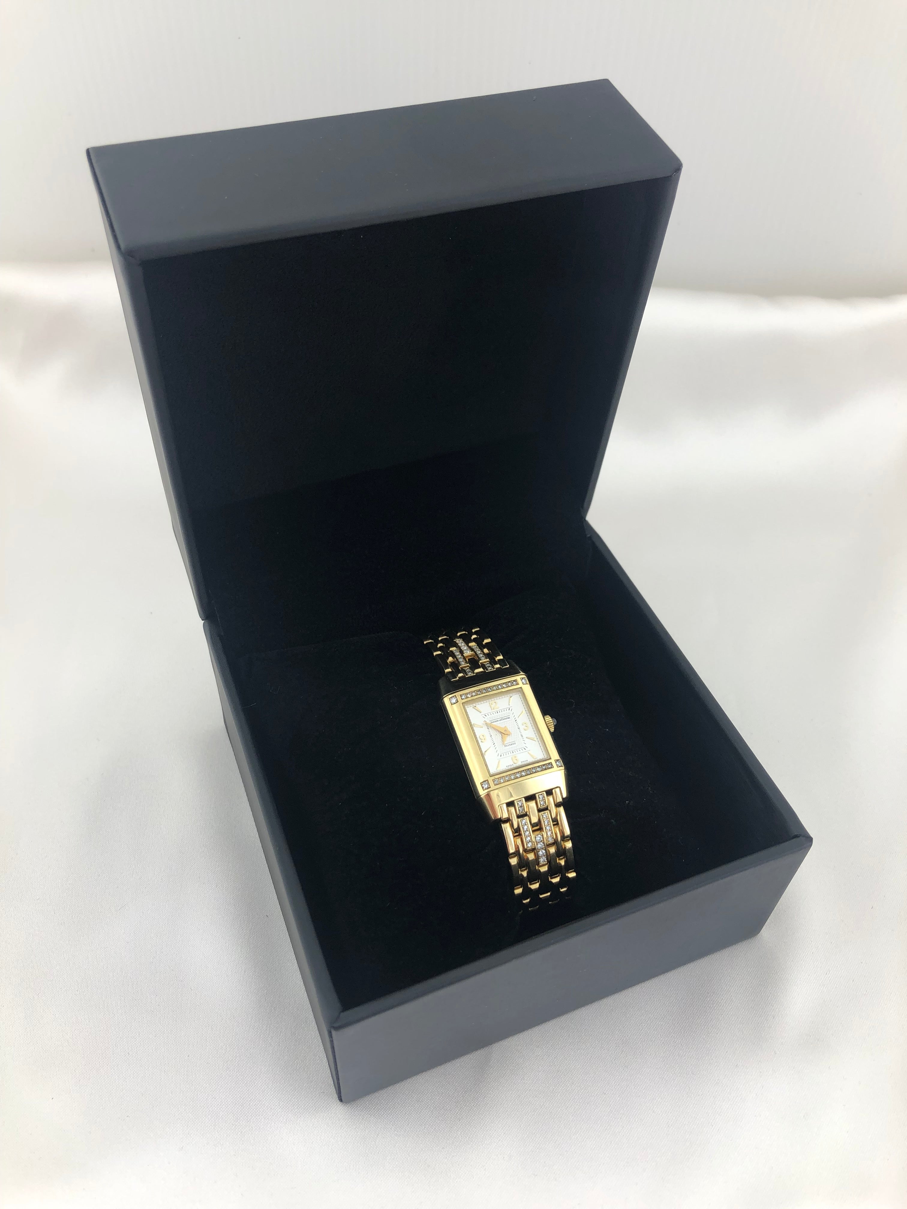 Light Gray Jaeger-LeCoultre Reverso Diamond Ladies Watch Bracelet 18k Yellow Gold 265.1.86