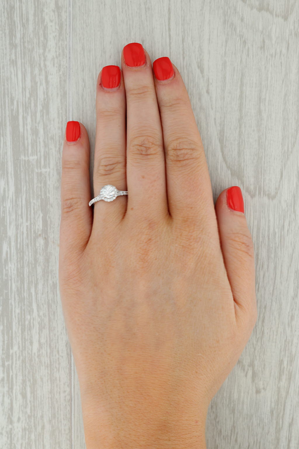 Gray New 0.82ctw VVS1 Round Diamond Halo Diamond Engagement Ring 14k White Gold