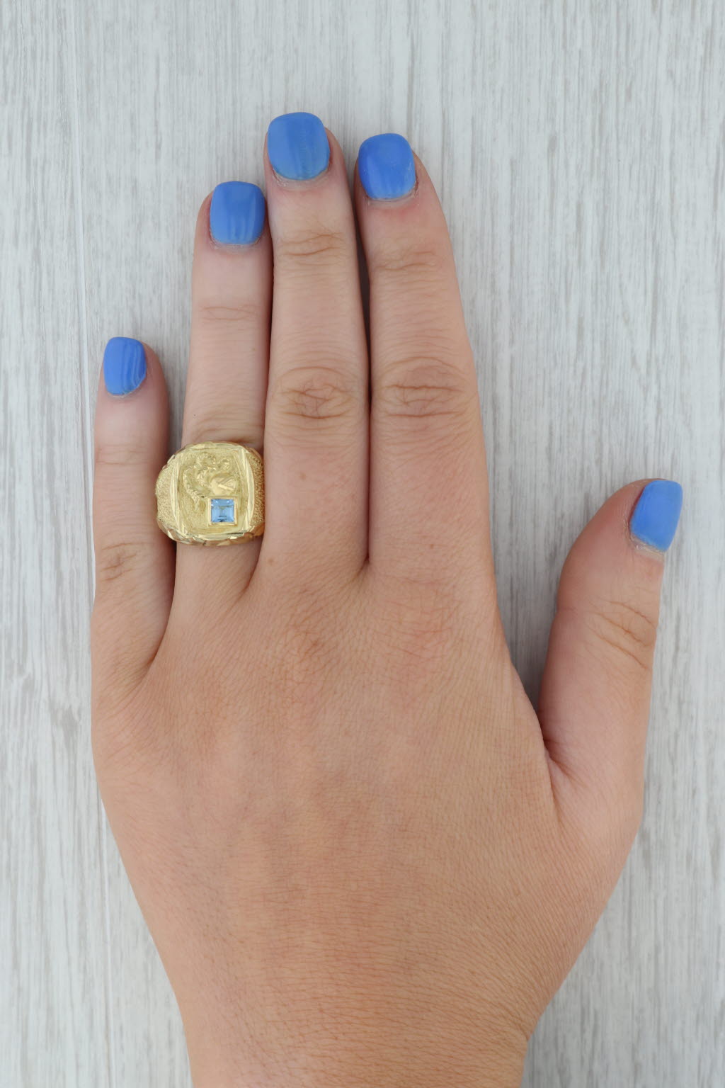 Dark Gray Blue Lab Created Spinel Knight Signet Ring 18k Gold Coat of Arms Crest Size 8.5