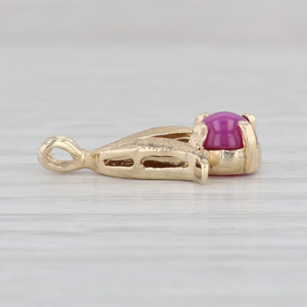 Light Gray Vintage 0.50ct Lab Created Ruby Flower Pendant 14k Yellow Gold Round Cabochon