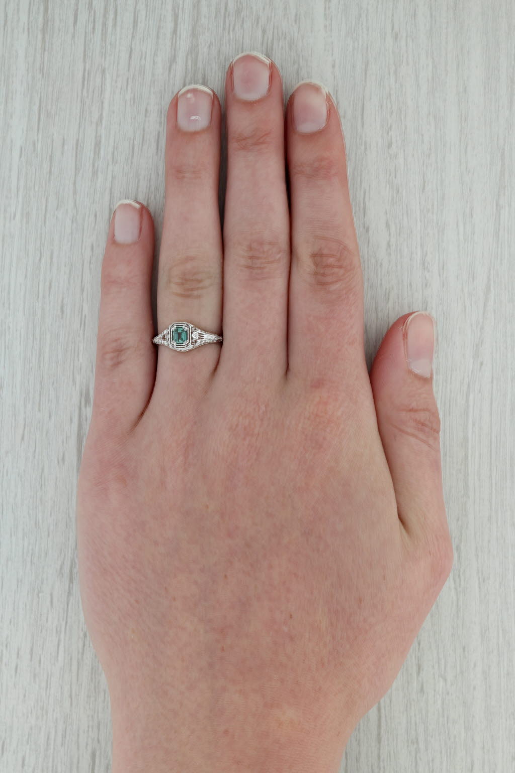 Dark Gray New 0.30ct Green Alexandrite Solitaire Ring 14k Gold Size 6.5 Floral Filigree