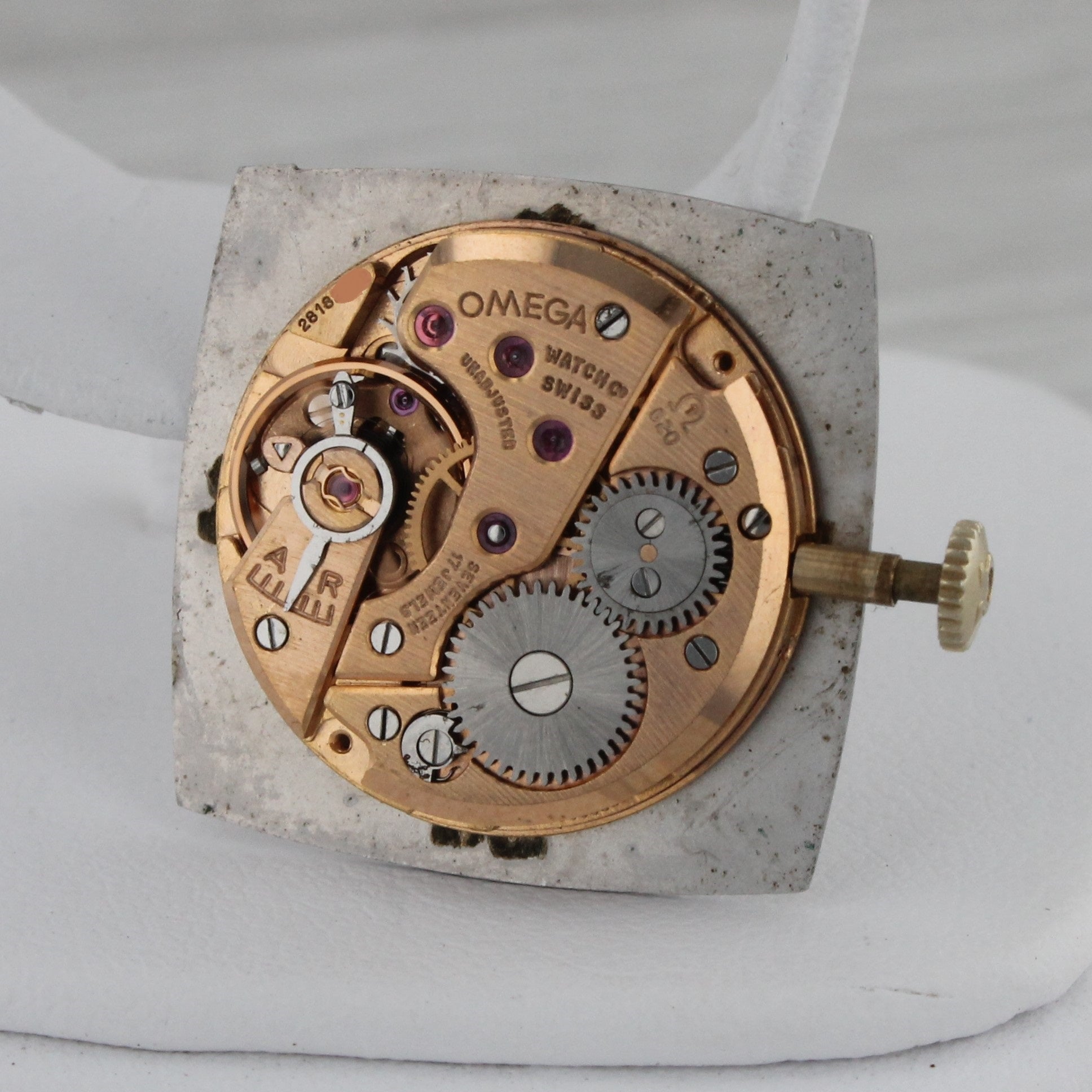 Dark Gray Vintage c.1969 Omega 14k Yellow Gold Square Midsize Manual Watch Modern Roman