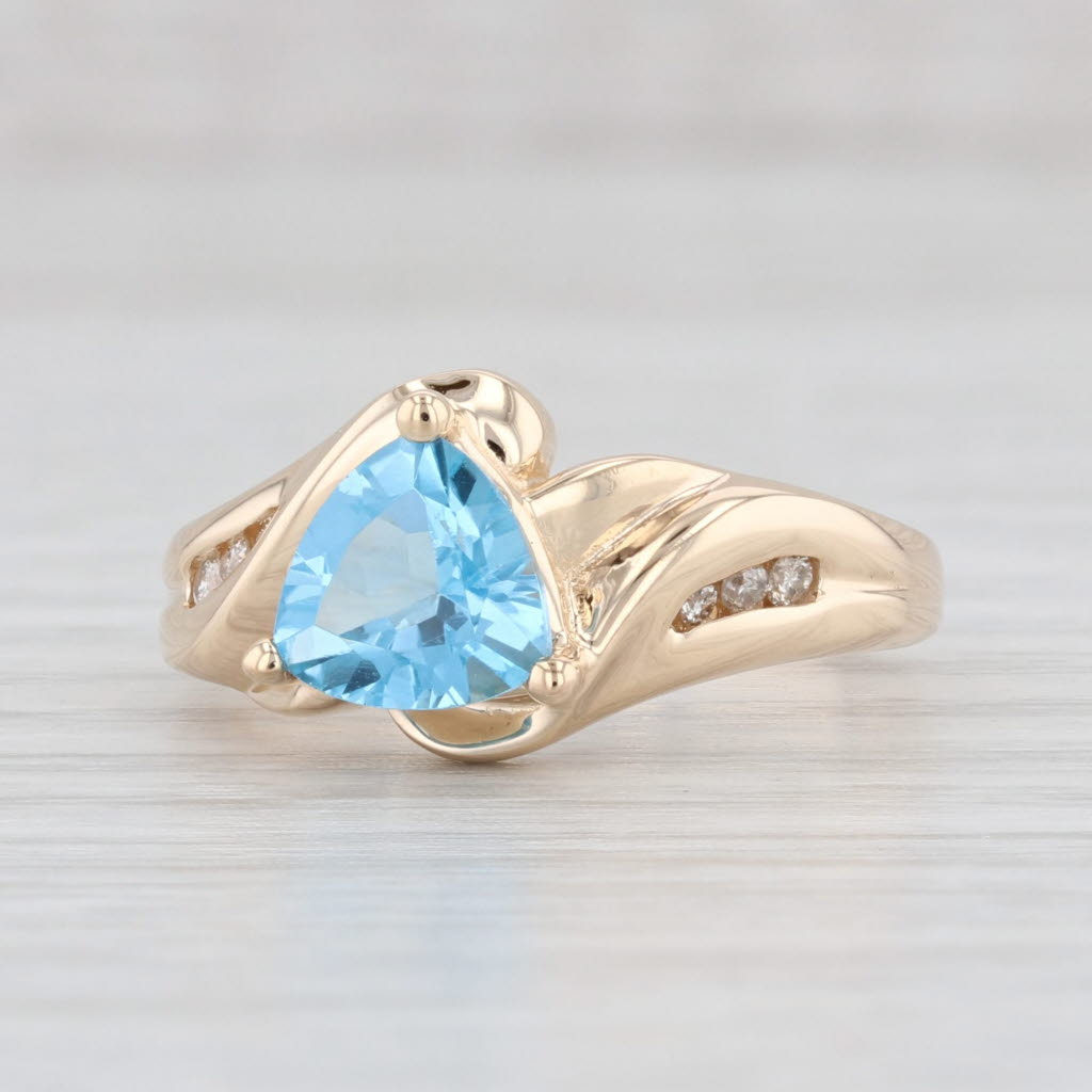 Light Gray 1.50ctw Trillion Blue Topaz Diamond Ring 14k Yellow Gold Size 7 Bypass