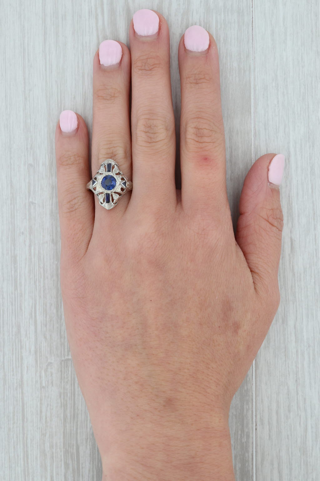 Dark Gray Art Deco Synthetic Blue Sapphire Ring 18k White Gold Size 7 Vintage Floral