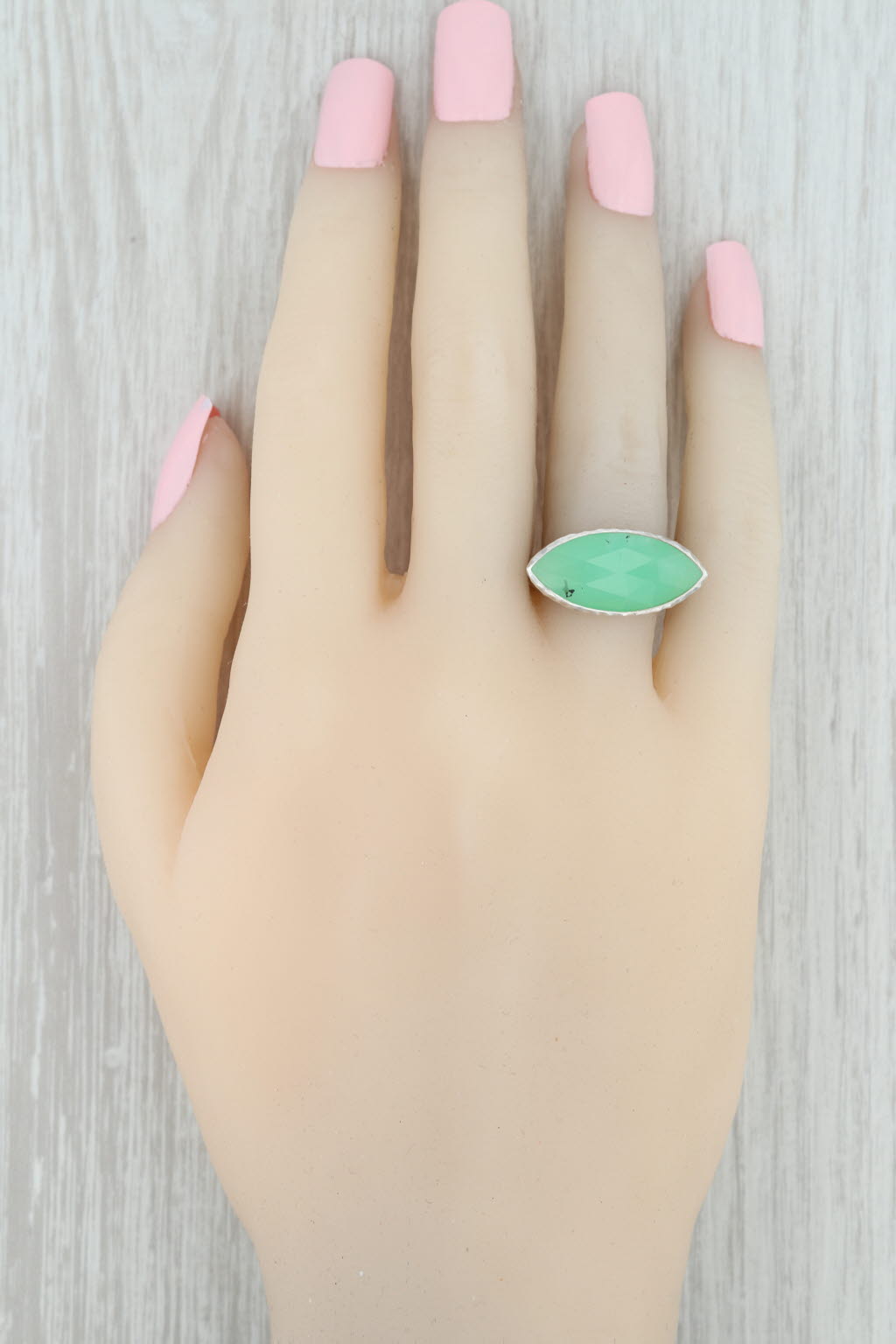 Gray New Nina Nguyen Green Chrysoprase Ring Mekong Sterling Silver Hammered Size 6.75
