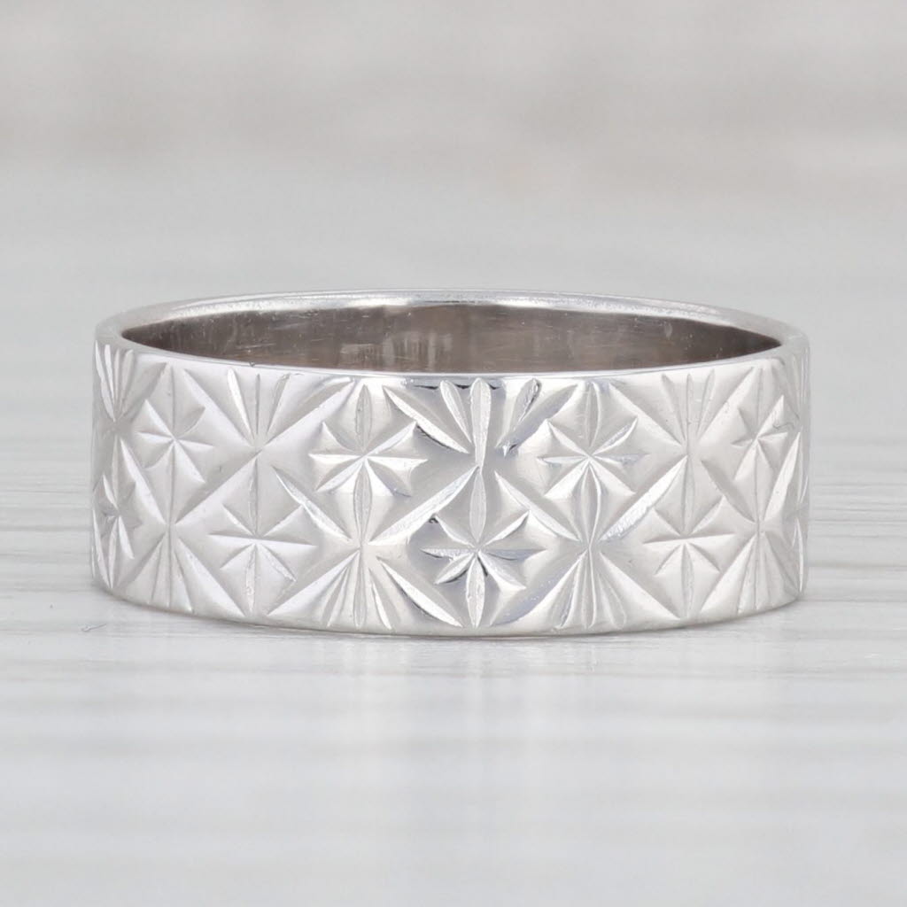 Light Gray Starburst Etched Ring 18k White Gold Size 7 Band Wedding Stackable