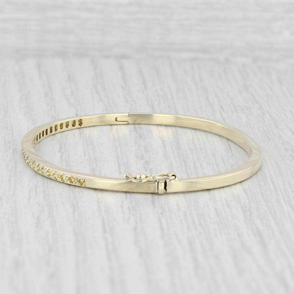 Light Gray 0.70ctw Yellow Diamond Oval Bangle Bracelet 14k Yellow Gold 6.75”