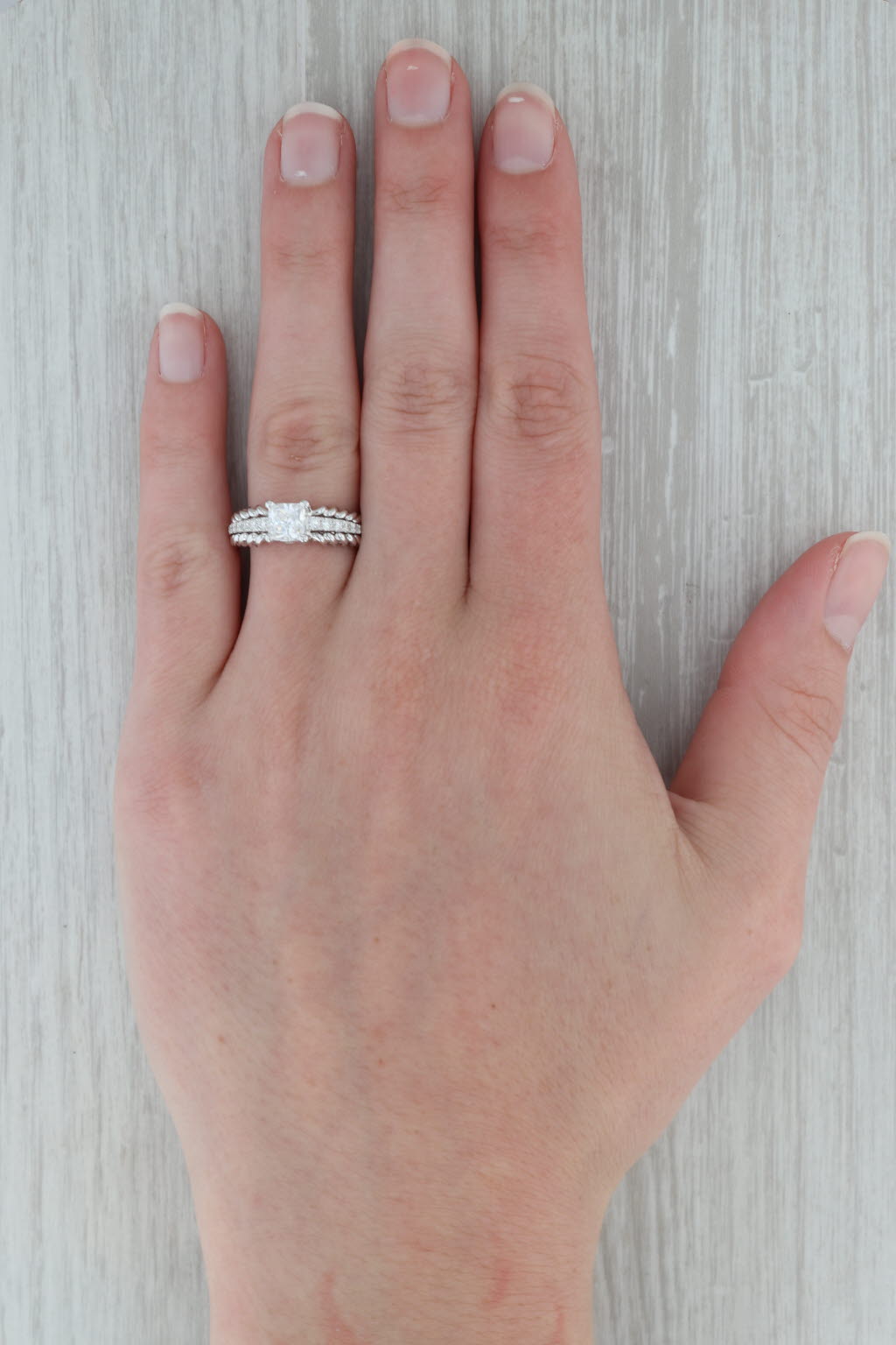 Dark Gray New 1.34ctw Princess Square Cubic Zirconia Engagement Ring 18k White Gold Size 7