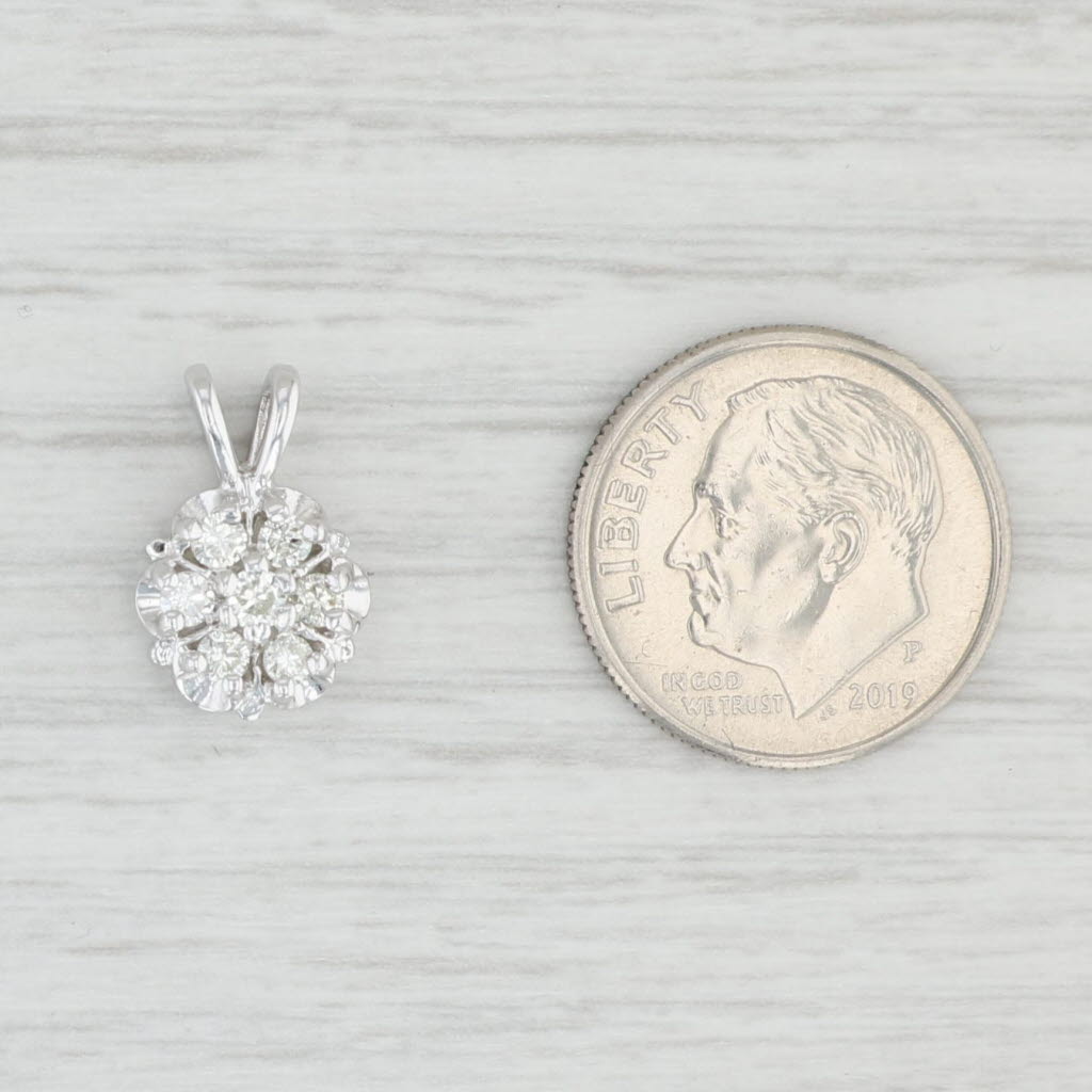 Light Gray 0.25ctw VS2 Diamond Cluster Flower Pendant 14k White Gold