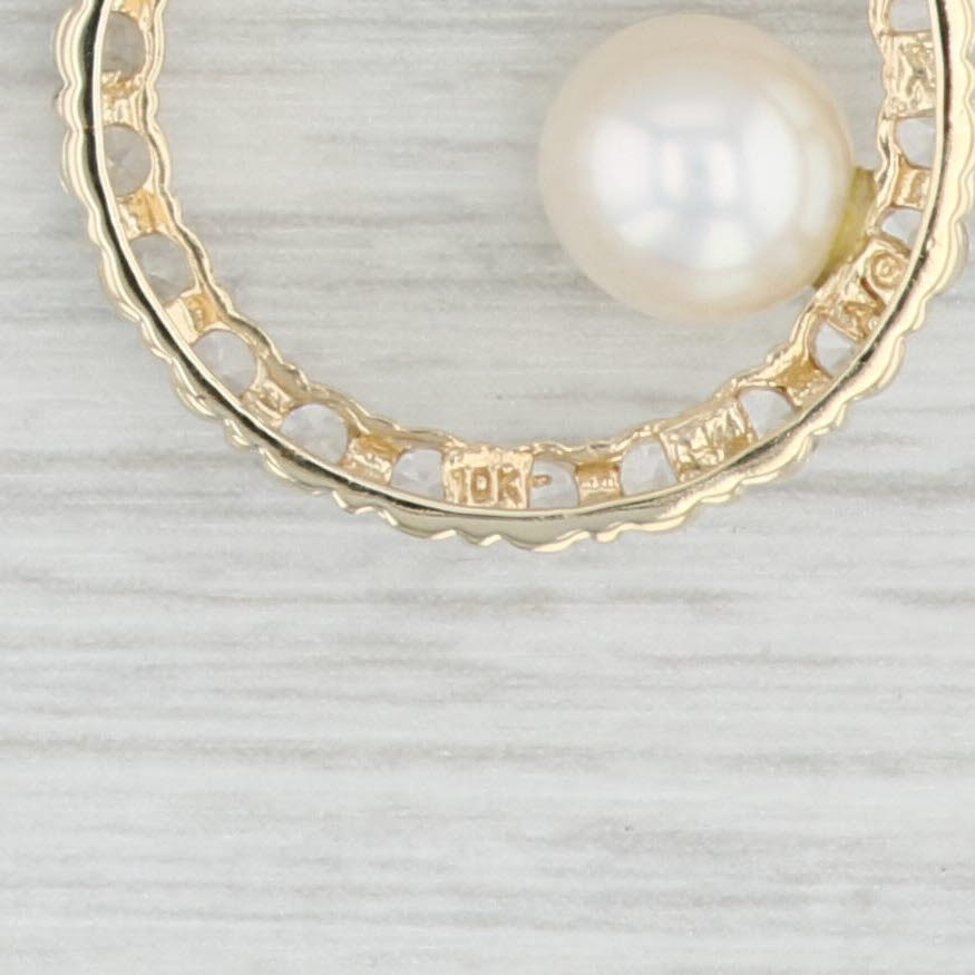 Light Gray 1.50ctw Colorless White Sapphire Cultured Pearl Circle Pendant 10k Yellow Gold