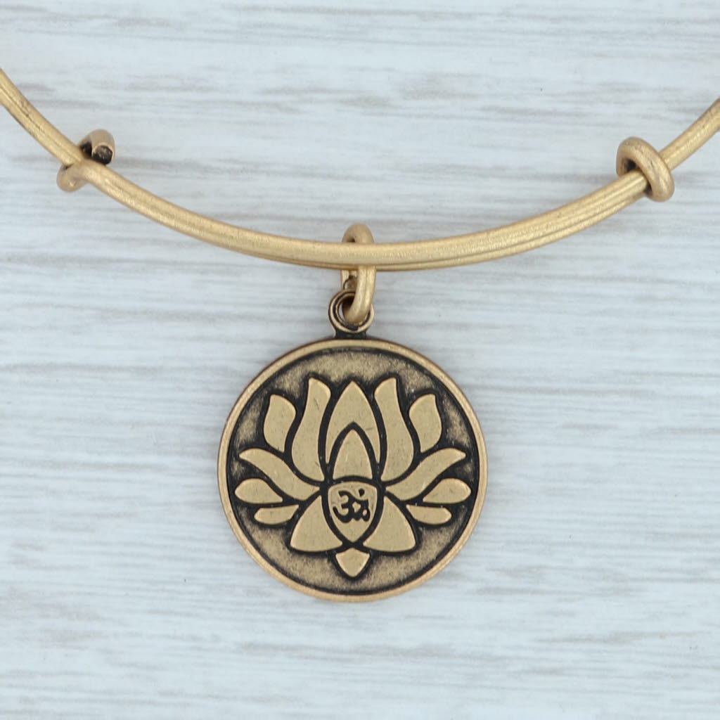 Light Gray New Alex and Ani Lotus Peace Petals Bangle Charm Bracelet Rafaelian Gold Flower