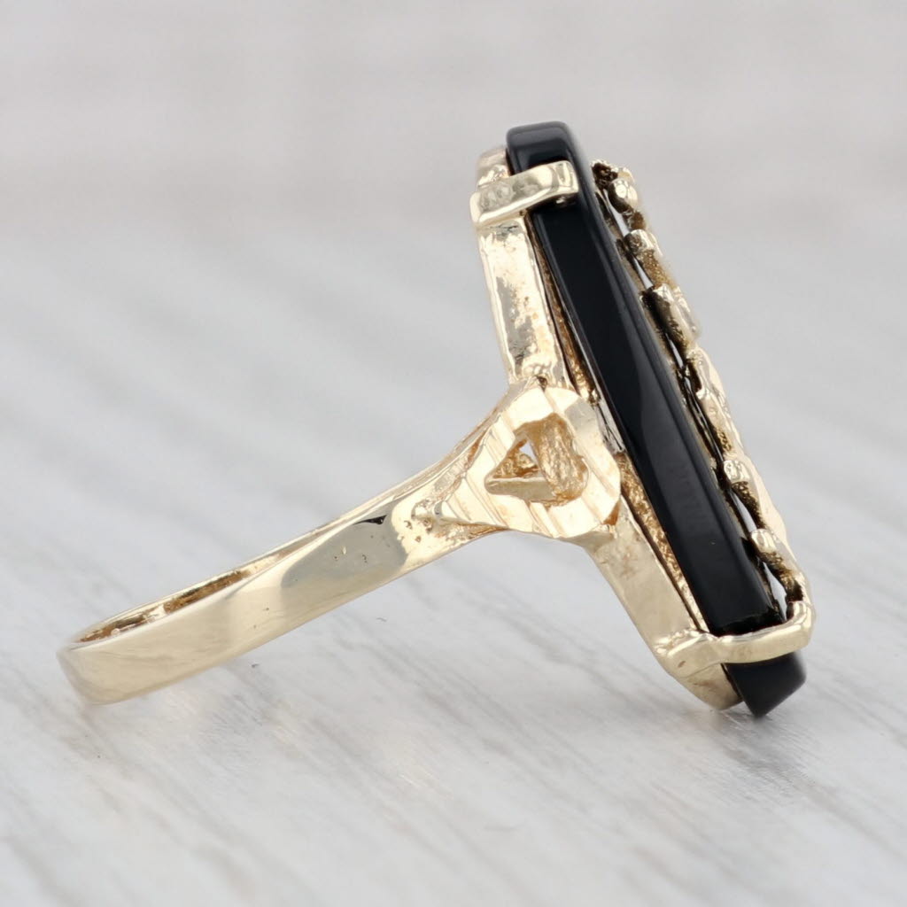 Light Gray Oval Onyx MOM Signet Ring 10k Yellow Gold Size 6.75