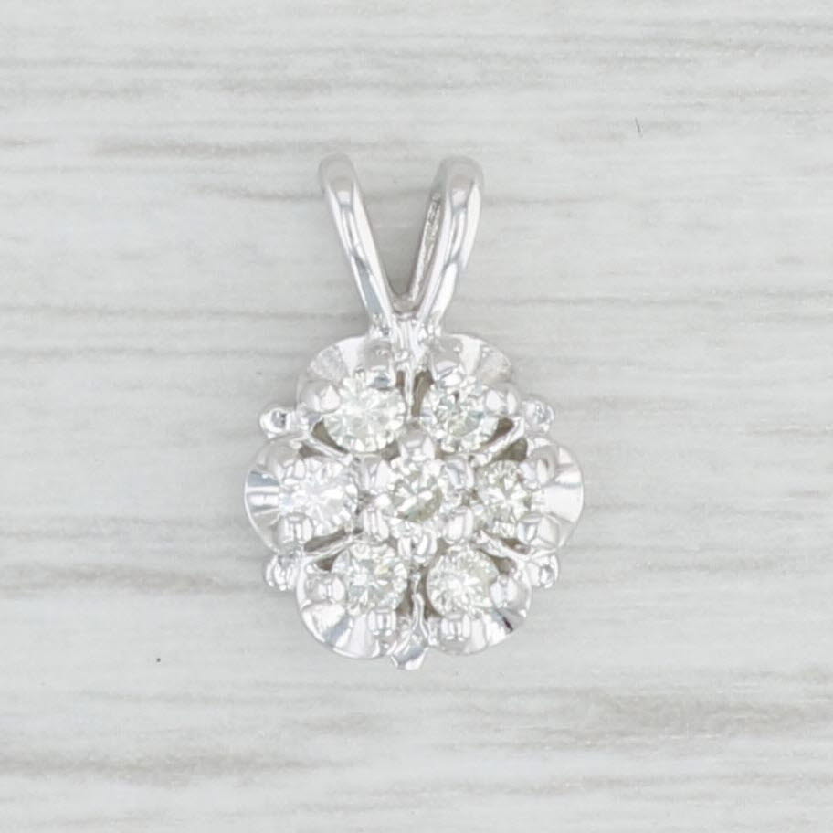 Light Gray 0.25ctw VS2 Diamond Cluster Flower Pendant 14k White Gold