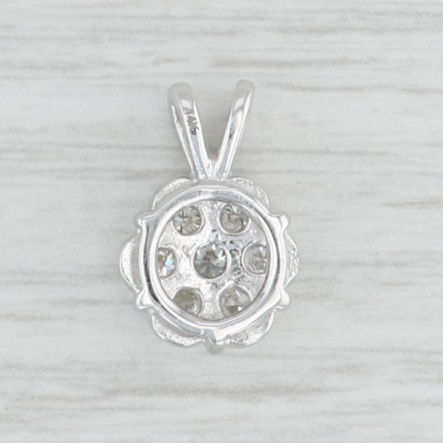 Light Gray 0.25ctw VS2 Diamond Cluster Flower Pendant 14k White Gold