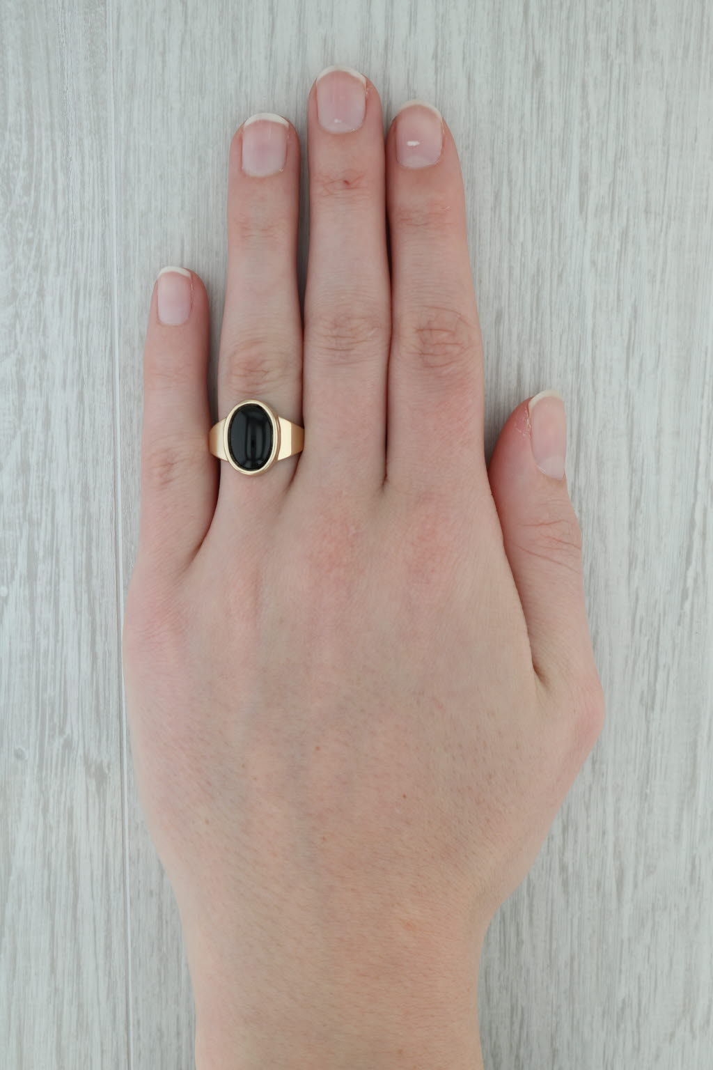 Dark Gray Onyx Oval Cabochon Ring 14k Yellow Gold Size 7.5